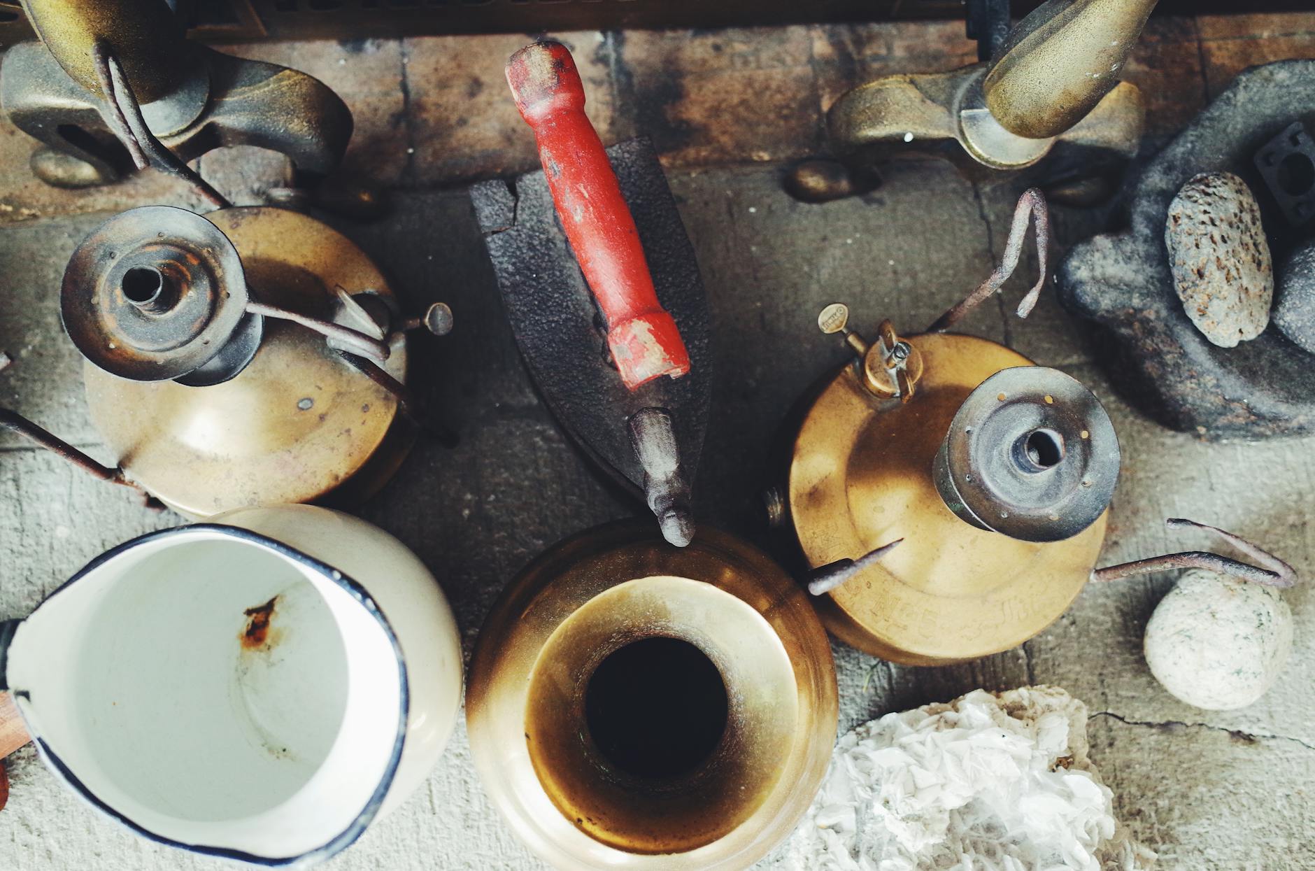 Dettagli costruttivi e lavorazione del Peacemaker storico Dettagli artigianali e lavorazione storica di revolver western d'epoca dell'Ottocento
